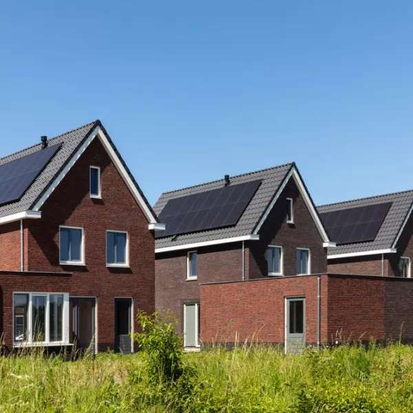 Zonnepanelen nieuwbouwhuizen